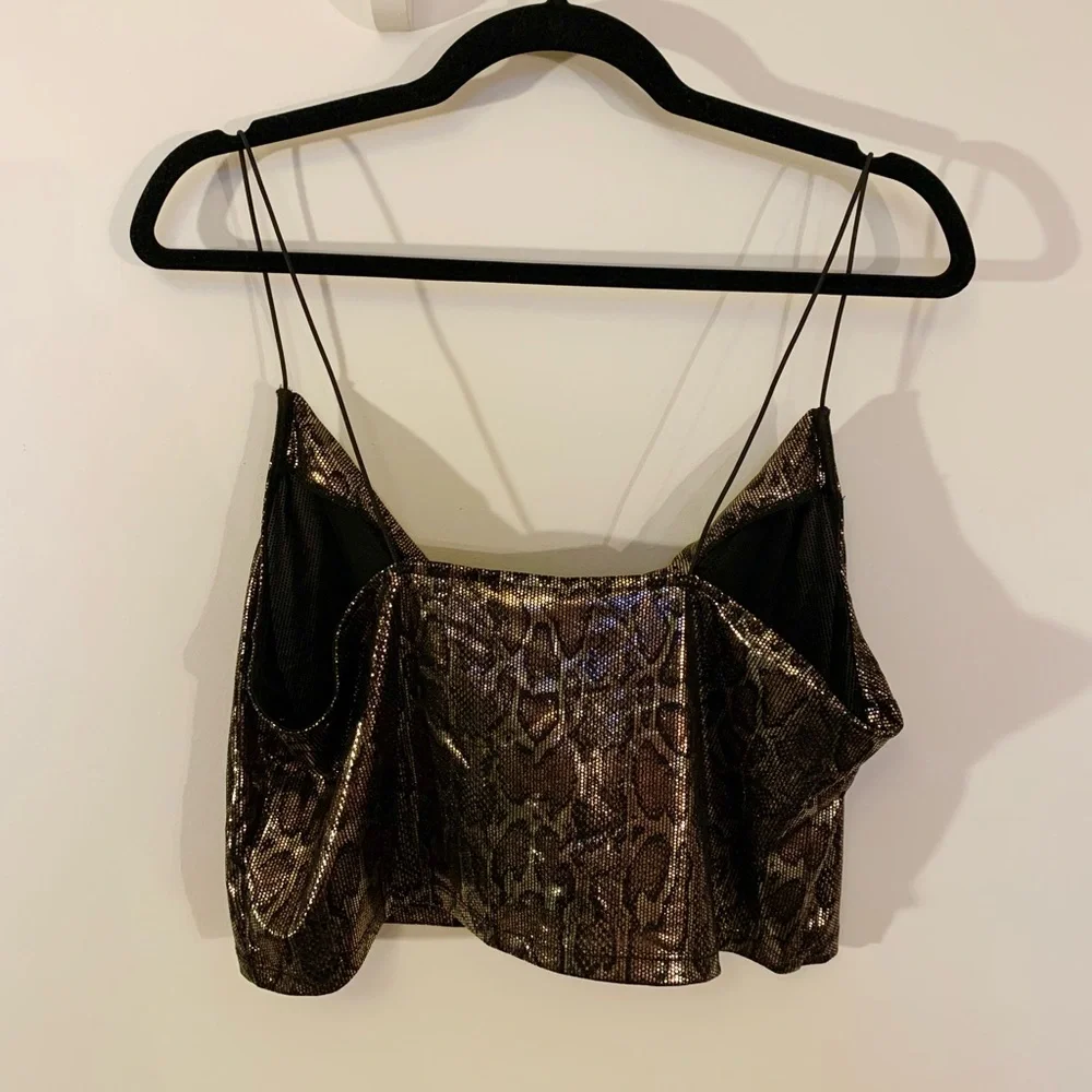Shiny snakeskin cropped tank - Picture 3 of 3